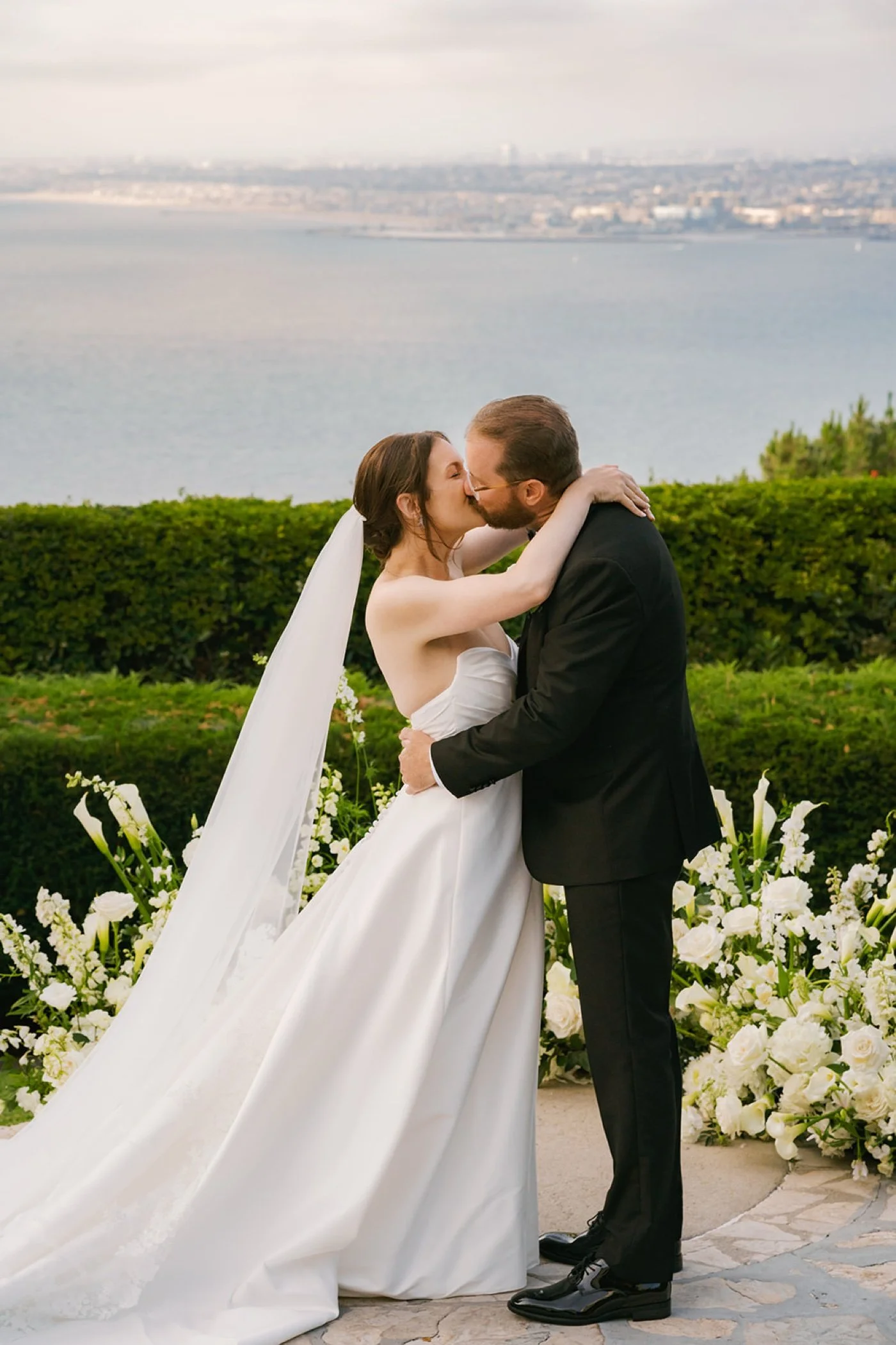La Venta Inn wedding bride and groom